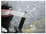  安裝模具上、下邊的冷卻水管